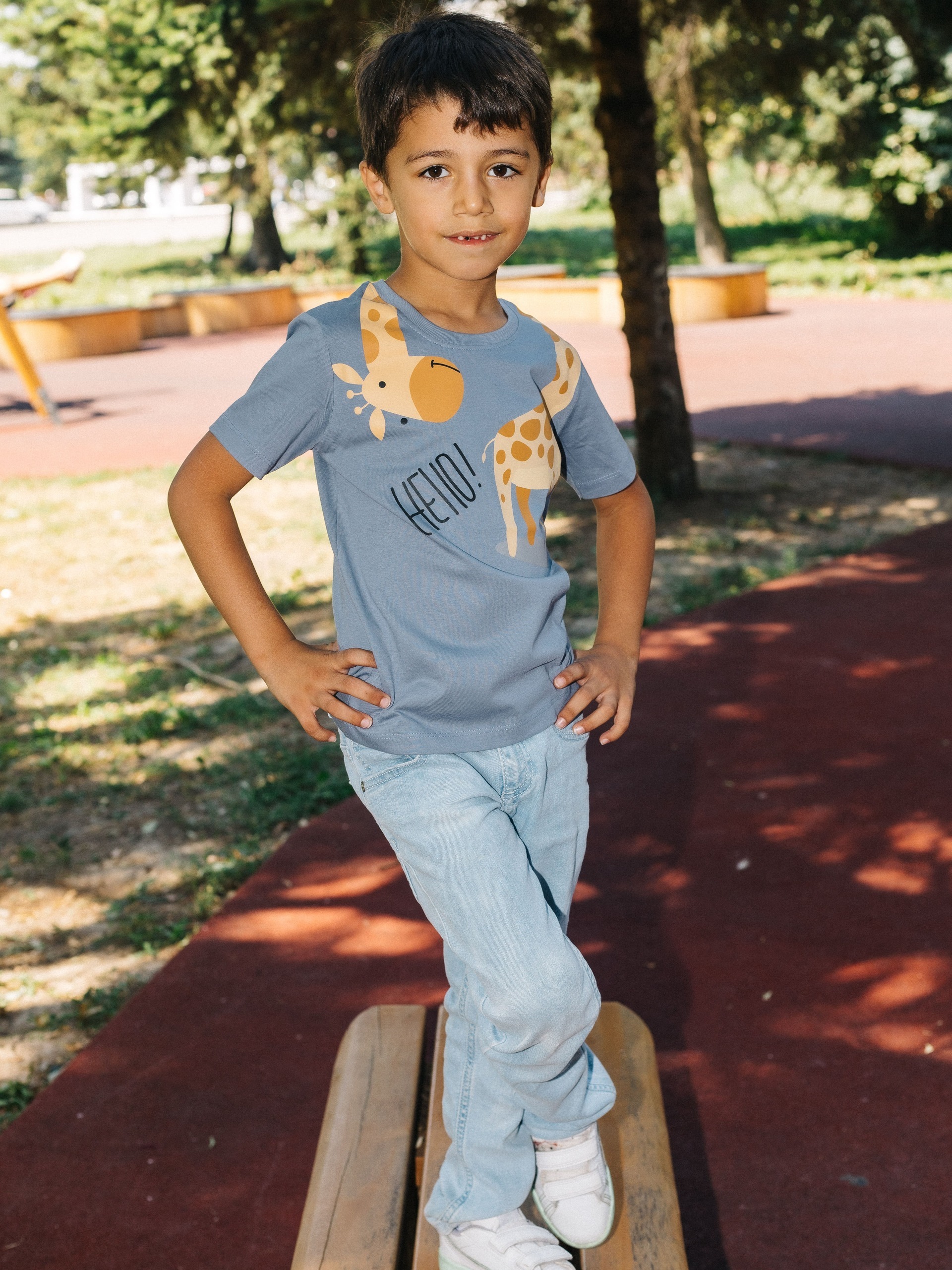 kids tshirt grey giraffe kids tshirt grey giraffe