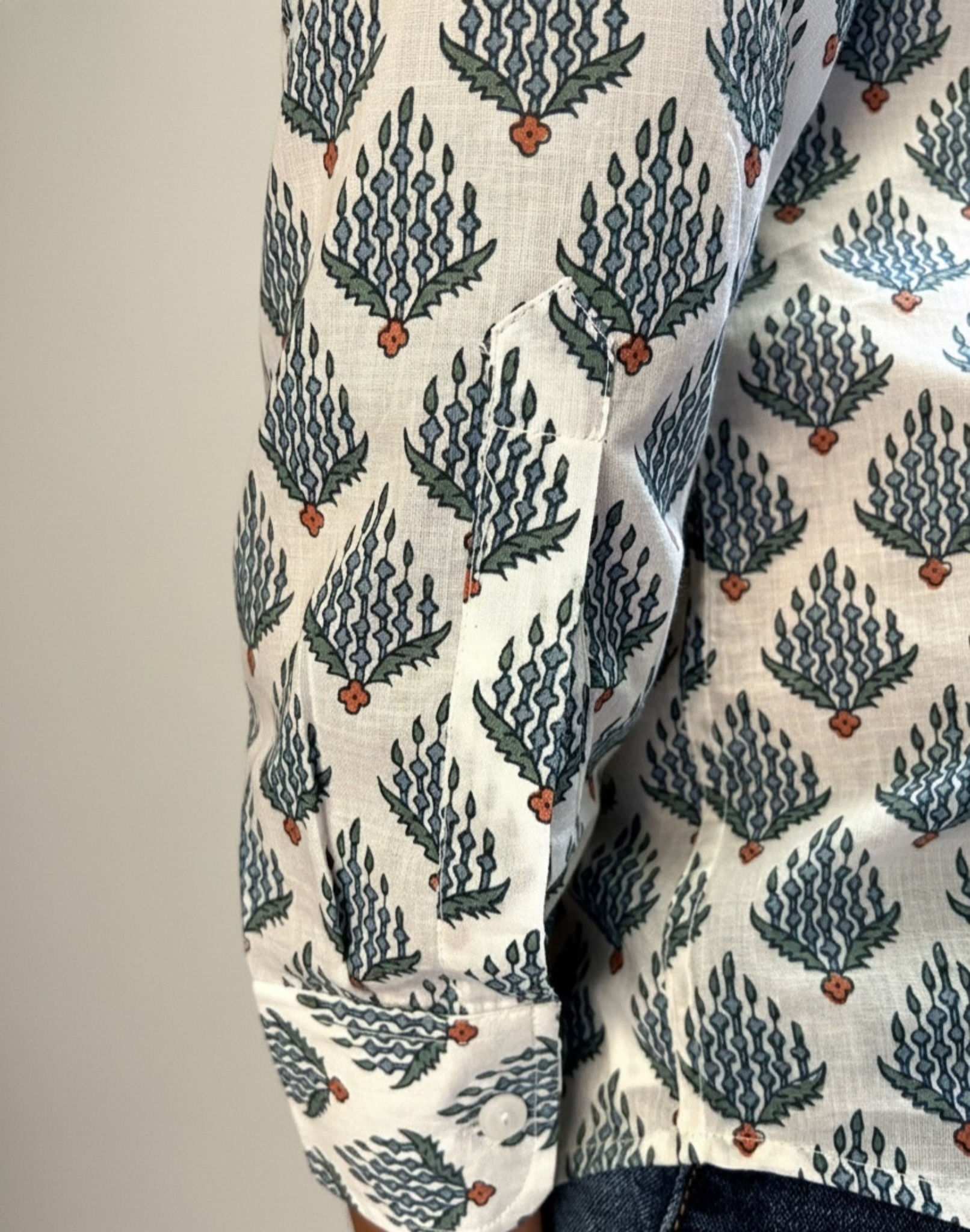 photo-output Man Shirt White Full Sleeves Fern Print - Image 3