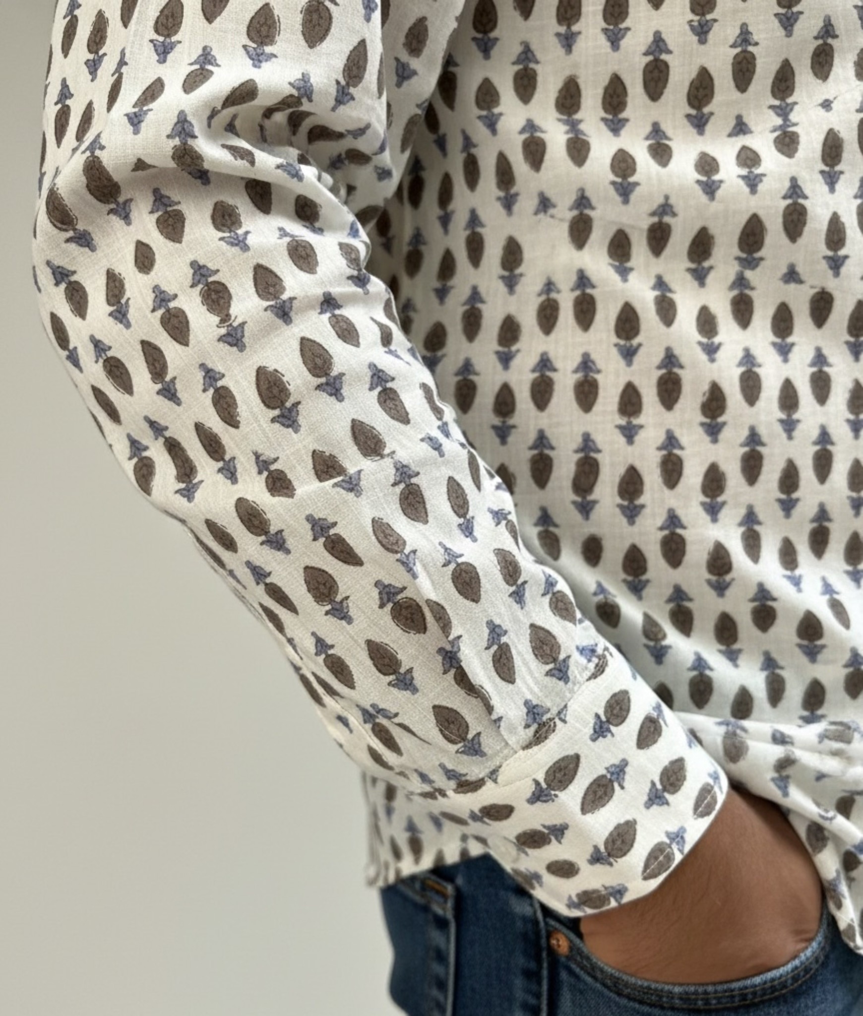 photo-output Man Shirt White Full Sleeves Candle Flower - Image 3