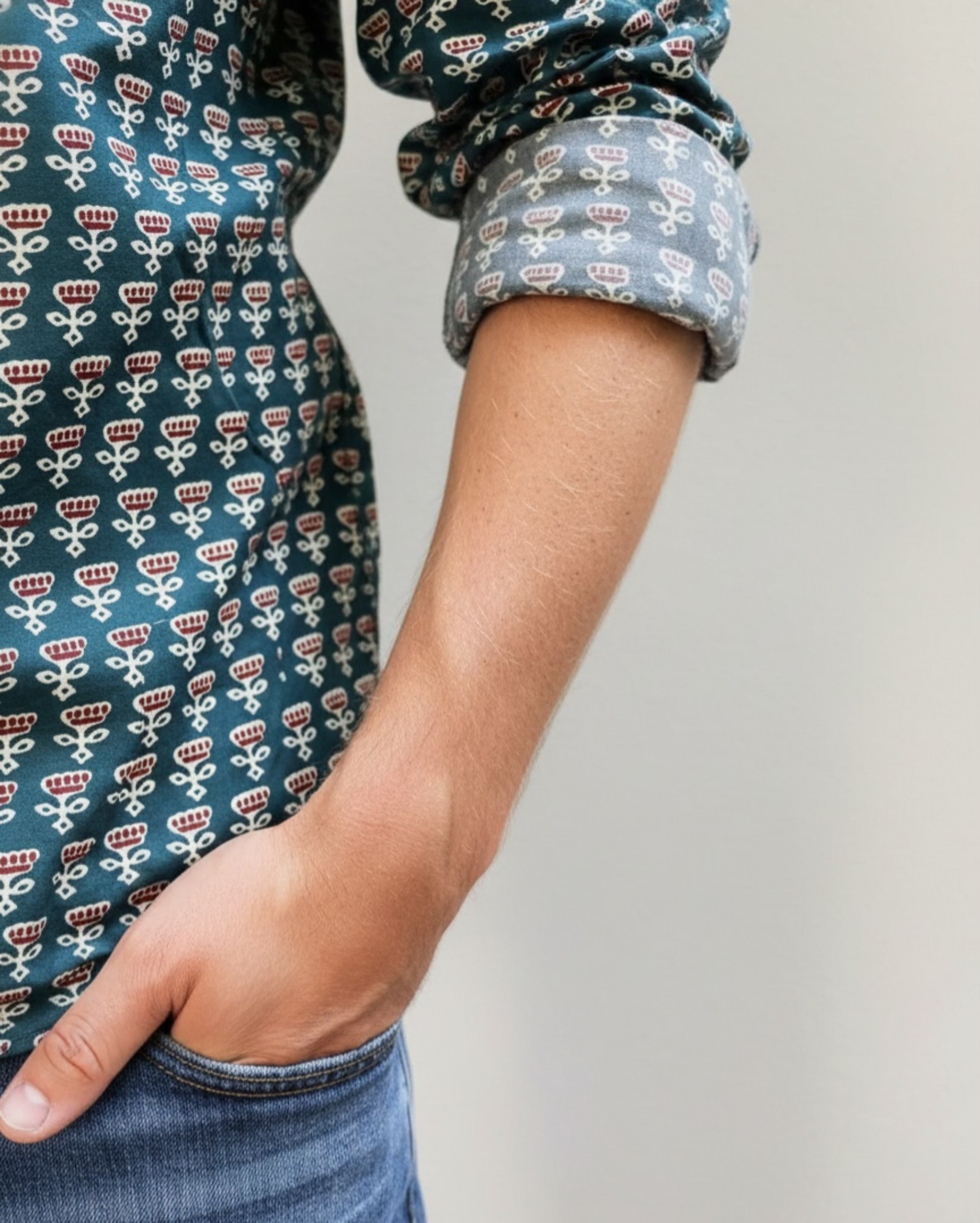 photo-output Man Shirt Dark Green Full Sleeves Daisy Print - Image 2