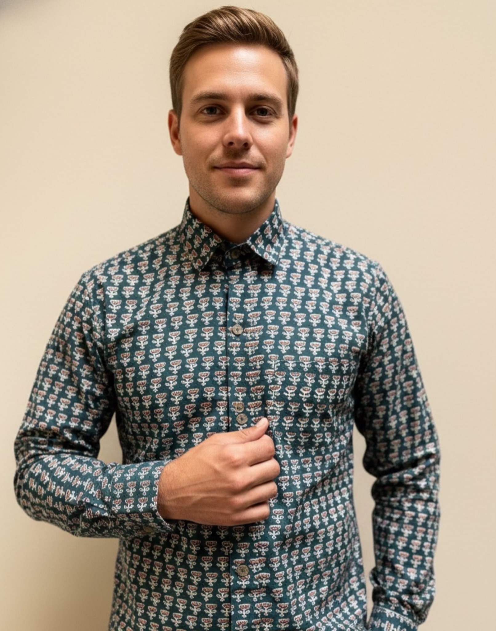 photo-output Man Shirt Dark Green Full Sleeves Daisy Print