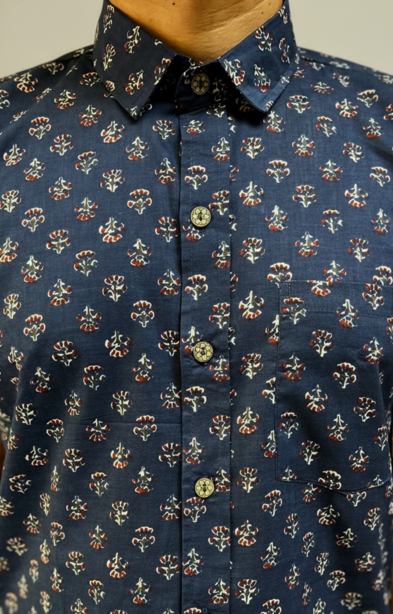 photo-output Man Shirt Blue Full Sleeves Daisy Print - Image 3